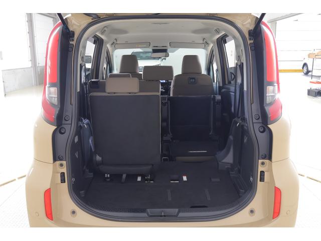 シエンタ ハイブリッドG 衝突被害軽減ブレーキ レーダークルーズ 純正8インチDAナビ 全周囲カメラ BSM スマートキー ドラレコ ETC オートハイビーム 車線逸脱警報 クリアランスソナー 両側電動ドア Bluetooth接続 LEDヘッドライト 横滑り防止装置(42枚目)