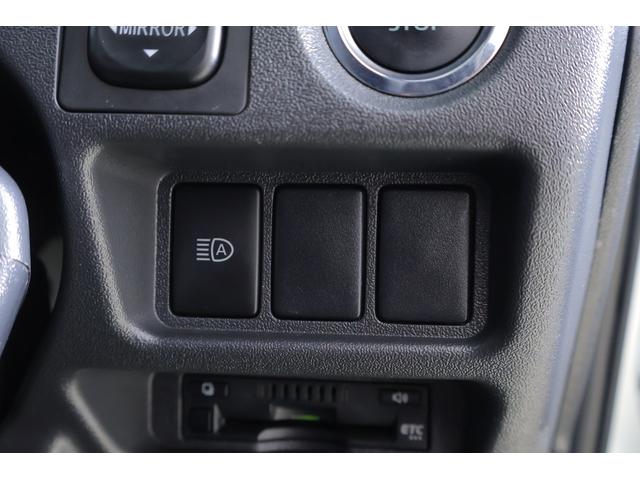 ハイエースバン スーパーＧＬ　ダークプライムＩＩ　衝突被害軽減ブレーキ　純正ナビ　地デジＴＶ　バックカメラ　スマートキー　ＥＴＣ　車線逸脱警報　オートハイビーム　クリアランスソナー　ＬＥＤヘッドライト　デジタルミラー　ＡＣ１００Ｖ電源　Ｂｌｕｅｔｏｏｔｈ接続　横滑防止装置（25枚目）