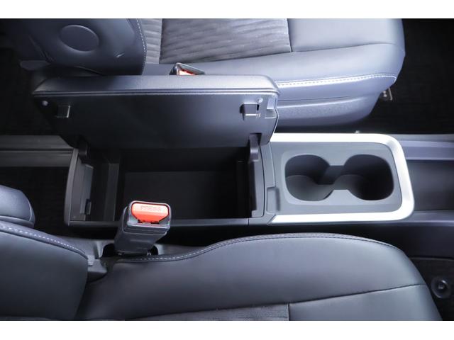 ノア ハイブリッドＳ－Ｚ　衝突被害軽減ブレーキ　レーダークルーズ　純正８インチＤＡ　バックカメラ　スマートキー　ＥＴＣ２．０　オートハイビーム　車線逸脱警報　クリアランスソナー　両側電動ドア　ＡＣ１００Ｖ－１５００Ｗ　シートヒーター　ＬＥＤヘッドライト　ワンオーナー（30枚目）