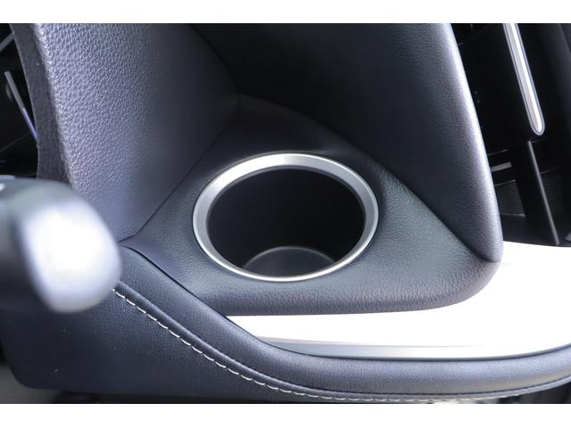 ノア ハイブリッドＳ－Ｚ　衝突被害軽減ブレーキ　レーダークルーズ　純正８インチＤＡ　バックカメラ　スマートキー　ＥＴＣ２．０　オートハイビーム　車線逸脱警報　クリアランスソナー　両側電動ドア　ＡＣ１００Ｖ－１５００Ｗ　シートヒーター　ＬＥＤヘッドライト　ワンオーナー（32枚目）