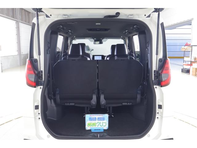 ノア ハイブリッドＳ－Ｚ　衝突被害軽減ブレーキ　レーダークルーズ　純正８インチＤＡ　バックカメラ　スマートキー　ＥＴＣ２．０　オートハイビーム　車線逸脱警報　クリアランスソナー　両側電動ドア　ＡＣ１００Ｖ－１５００Ｗ　シートヒーター　ＬＥＤヘッドライト　ワンオーナー（42枚目）