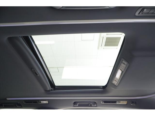 アルファードハイブリッド Ｓ　タイプゴールド　４ＷＤ　モデリスタフルエアロ　サンルーフ　衝突被害軽減ブレーキ　９インチＤＡナビ地デジ　バックカメラ　ＥＴＣ　レーダークルーズ　車線逸脱警報　オートハイビーム　クリアランスソナー　ＡＣ１００Ｖ－１５００Ｗ　パワーバックドア　３眼ＬＥＤライト（35枚目）