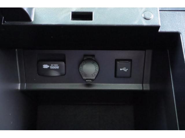 アルファードハイブリッド Ｓ　タイプゴールド　４ＷＤ　モデリスタフルエアロ　サンルーフ　衝突被害軽減ブレーキ　９インチＤＡナビ地デジ　バックカメラ　ＥＴＣ　レーダークルーズ　車線逸脱警報　オートハイビーム　クリアランスソナー　ＡＣ１００Ｖ－１５００Ｗ　パワーバックドア　３眼ＬＥＤライト（38枚目）