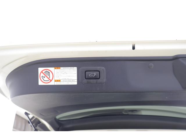 アルファードハイブリッド Ｓ　タイプゴールド　４ＷＤ　モデリスタフルエアロ　サンルーフ　衝突被害軽減ブレーキ　９インチＤＡナビ地デジ　バックカメラ　ＥＴＣ　レーダークルーズ　車線逸脱警報　オートハイビーム　クリアランスソナー　ＡＣ１００Ｖ－１５００Ｗ　パワーバックドア　３眼ＬＥＤライト（49枚目）