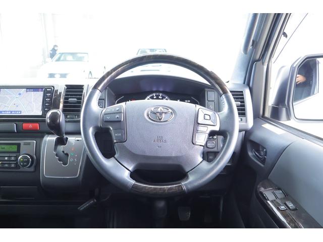 ハイエースバン スーパーGLダークプライムII 4WD 衝突被害軽減ブレーキ 純正SDナビTV 全周囲カメラ スマートキー ETC2.0 車線逸脱警報 オートハイビーム クリアランスソナー LEDヘッドライト AC100V電源 Bluetooth接続 横滑り防止装置(13枚目)