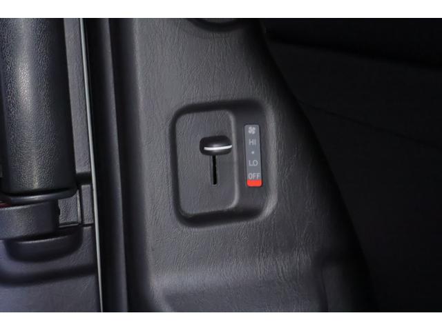 ハイエースバン スーパーGLダークプライムII 4WD 衝突被害軽減ブレーキ 純正SDナビTV 全周囲カメラ スマートキー ETC2.0 車線逸脱警報 オートハイビーム クリアランスソナー LEDヘッドライト AC100V電源 Bluetooth接続 横滑り防止装置(38枚目)