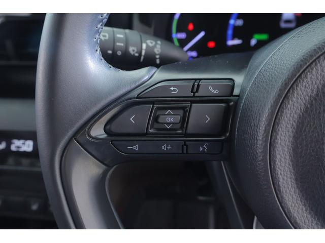 ヤリスクロス ハイブリッドＺ　衝突被害軽減ブレーキ　８インチＤＡ地デジＴＶ　全周囲カメラ　ＢＳＭ　レーダークルーズ　車線逸脱警報　オートハイビーム　クリアランスソナー　ＥＴＣ　パワーシート　シートヒーター　ドラレコ　Ｂｌｕｅｔｏｏｔｈ接続　ＬＥＤヘッドライト　横滑り防止装置（23枚目）