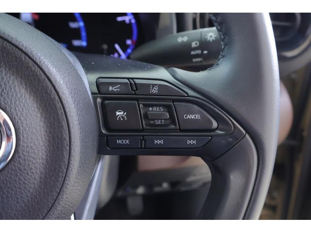 ヤリスクロス ハイブリッドＺ　衝突被害軽減ブレーキ　８インチＤＡ地デジＴＶ　全周囲カメラ　ＢＳＭ　レーダークルーズ　車線逸脱警報　オートハイビーム　クリアランスソナー　ＥＴＣ　パワーシート　シートヒーター　ドラレコ　Ｂｌｕｅｔｏｏｔｈ接続　ＬＥＤヘッドライト　横滑り防止装置（24枚目）