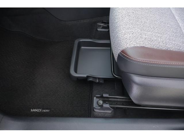 ヤリスクロス ハイブリッドＺ　衝突被害軽減ブレーキ　８インチＤＡ地デジＴＶ　全周囲カメラ　ＢＳＭ　レーダークルーズ　車線逸脱警報　オートハイビーム　クリアランスソナー　ＥＴＣ　パワーシート　シートヒーター　ドラレコ　Ｂｌｕｅｔｏｏｔｈ接続　ＬＥＤヘッドライト　横滑り防止装置（40枚目）