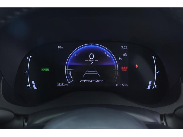 ヤリスクロス ハイブリッドＺ　衝突被害軽減ブレーキ　レーダークルーズ　純正８インチＤＡ　全周囲カメラ　スマートキー　ＥＴＣ　車線逸脱警報　オートハイビーム　ＢＳＭ　クリアランスソナー　前後ドラレコ　シートヒーター　ステアリングヒーター　ＬＥＤライト　パワーバックドア（18枚目）