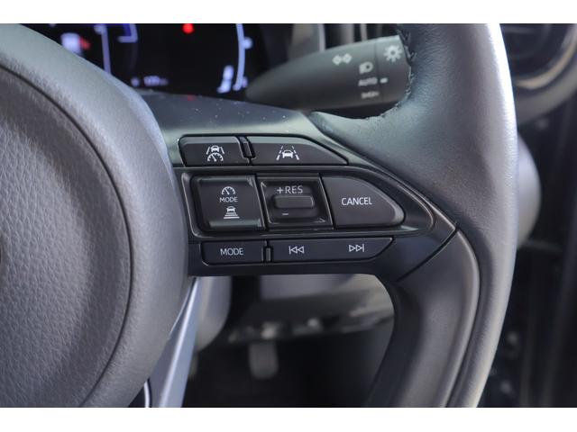 ヤリスクロス ハイブリッドＺ　衝突被害軽減ブレーキ　レーダークルーズ　純正８インチＤＡ　全周囲カメラ　スマートキー　ＥＴＣ　車線逸脱警報　オートハイビーム　ＢＳＭ　クリアランスソナー　前後ドラレコ　シートヒーター　ステアリングヒーター　ＬＥＤライト　パワーバックドア（23枚目）