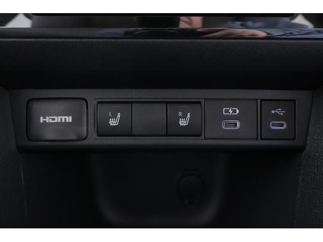 ヤリスクロス ハイブリッドＺ　衝突被害軽減ブレーキ　レーダークルーズ　純正８インチＤＡ　全周囲カメラ　スマートキー　ＥＴＣ　車線逸脱警報　オートハイビーム　ＢＳＭ　クリアランスソナー　前後ドラレコ　シートヒーター　ステアリングヒーター　ＬＥＤライト　パワーバックドア（26枚目）