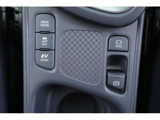 ヤリスクロス ハイブリッドＺ　衝突被害軽減ブレーキ　レーダークルーズ　純正８インチＤＡ　全周囲カメラ　スマートキー　ＥＴＣ　車線逸脱警報　オートハイビーム　ＢＳＭ　クリアランスソナー　前後ドラレコ　シートヒーター　ステアリングヒーター　ＬＥＤライト　パワーバックドア（28枚目）