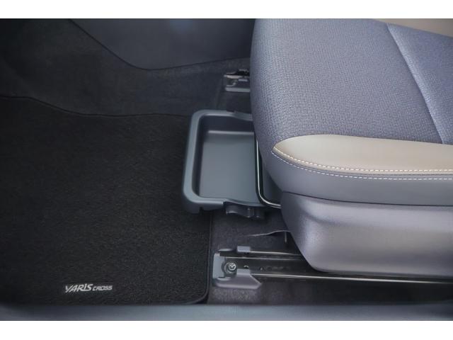 ヤリスクロス ハイブリッドＺ　衝突被害軽減ブレーキ　レーダークルーズ　純正８インチＤＡ　全周囲カメラ　スマートキー　ＥＴＣ　車線逸脱警報　オートハイビーム　ＢＳＭ　クリアランスソナー　前後ドラレコ　シートヒーター　ステアリングヒーター　ＬＥＤライト　パワーバックドア（41枚目）