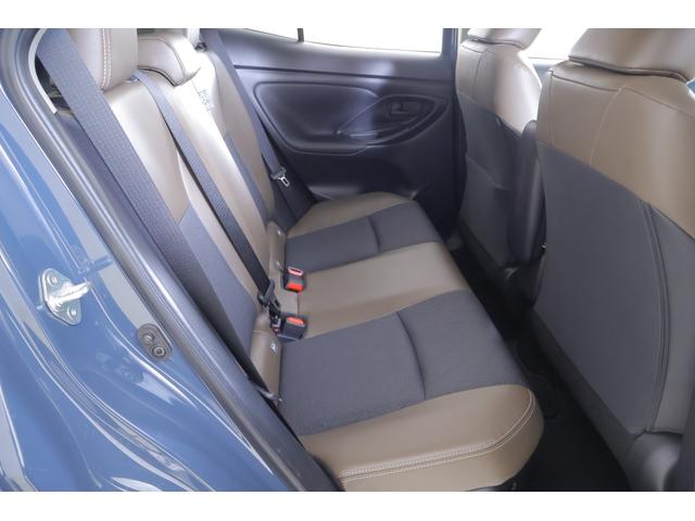 ヤリスクロス ハイブリッドＺ　衝突被害軽減ブレーキ　レーダークルーズ　純正８インチＤＡ　全周囲カメラ　スマートキー　ＥＴＣ　車線逸脱警報　オートハイビーム　ＢＳＭ　クリアランスソナー　前後ドラレコ　シートヒーター　ステアリングヒーター　ＬＥＤライト　パワーバックドア（42枚目）