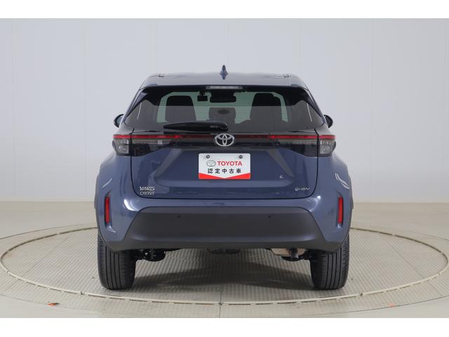 ヤリスクロス ハイブリッドＺ　衝突被害軽減ブレーキ　レーダークルーズ　純正８インチＤＡ　全周囲カメラ　スマートキー　ＥＴＣ　車線逸脱警報　オートハイビーム　ＢＳＭ　クリアランスソナー　前後ドラレコ　シートヒーター　ステアリングヒーター　ＬＥＤライト　パワーバックドア（49枚目）