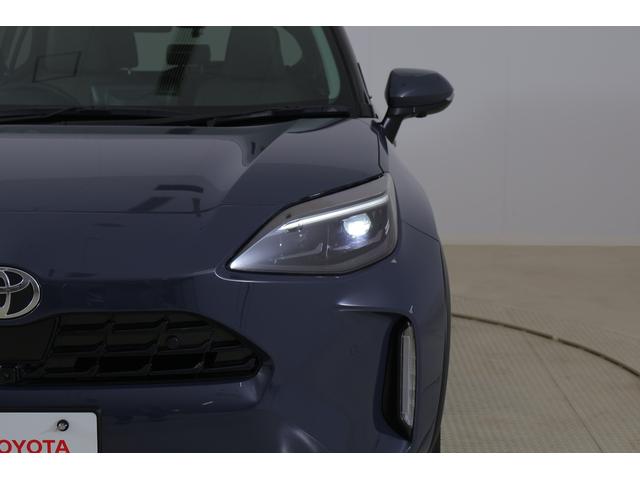 ヤリスクロス ハイブリッドＺ　衝突被害軽減ブレーキ　レーダークルーズ　純正８インチＤＡ　全周囲カメラ　スマートキー　ＥＴＣ　車線逸脱警報　オートハイビーム　ＢＳＭ　クリアランスソナー　前後ドラレコ　シートヒーター　ステアリングヒーター　ＬＥＤライト　パワーバックドア（51枚目）