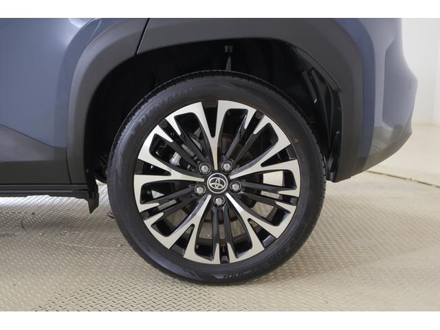 ヤリスクロス ハイブリッドＺ　衝突被害軽減ブレーキ　レーダークルーズ　純正８インチＤＡ　全周囲カメラ　スマートキー　ＥＴＣ　車線逸脱警報　オートハイビーム　ＢＳＭ　クリアランスソナー　前後ドラレコ　シートヒーター　ステアリングヒーター　ＬＥＤライト　パワーバックドア（53枚目）