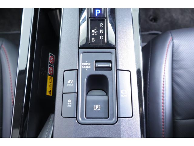 プリウス Ｚ　４ＷＤ　パノラマルーフ　衝突被害軽減ブレーキ　ＢＳＭ　１２．３インチＤＡ　地デジＴＶ　全周囲カメラ　レーダークルーズ　車線逸脱警報　シートヒーター＆クール　ステアリングヒーター　ＡＣ１００Ｖ－１５００Ｗ　デジタルミラー　前後ドラレコ　パワーバックドア（29枚目）