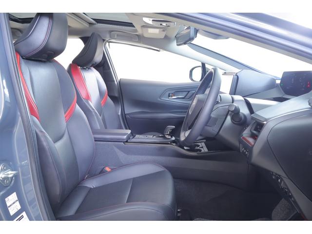 プリウス Ｚ　４ＷＤ　パノラマルーフ　衝突被害軽減ブレーキ　ＢＳＭ　１２．３インチＤＡ　地デジＴＶ　全周囲カメラ　レーダークルーズ　車線逸脱警報　シートヒーター＆クール　ステアリングヒーター　ＡＣ１００Ｖ－１５００Ｗ　デジタルミラー　前後ドラレコ　パワーバックドア（44枚目）