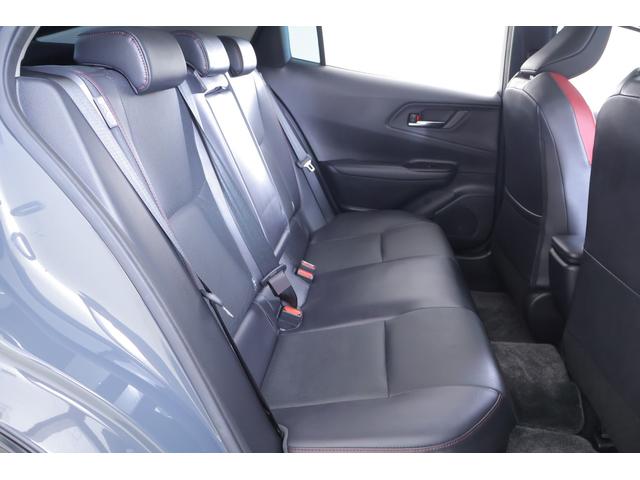 プリウス Ｚ　４ＷＤ　パノラマルーフ　衝突被害軽減ブレーキ　ＢＳＭ　１２．３インチＤＡ　地デジＴＶ　全周囲カメラ　レーダークルーズ　車線逸脱警報　シートヒーター＆クール　ステアリングヒーター　ＡＣ１００Ｖ－１５００Ｗ　デジタルミラー　前後ドラレコ　パワーバックドア（47枚目）