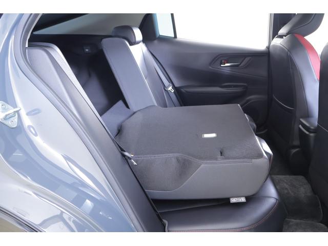 プリウス Ｚ　４ＷＤ　パノラマルーフ　衝突被害軽減ブレーキ　ＢＳＭ　１２．３インチＤＡ　地デジＴＶ　全周囲カメラ　レーダークルーズ　車線逸脱警報　シートヒーター＆クール　ステアリングヒーター　ＡＣ１００Ｖ－１５００Ｗ　デジタルミラー　前後ドラレコ　パワーバックドア（50枚目）