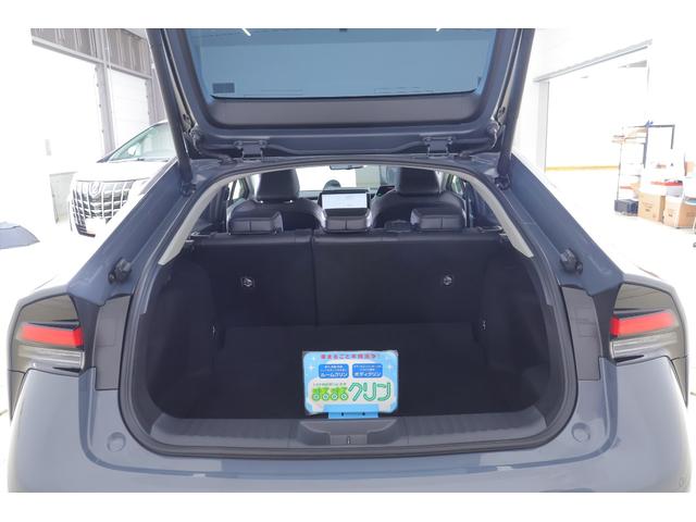 プリウス Ｚ　４ＷＤ　パノラマルーフ　衝突被害軽減ブレーキ　ＢＳＭ　１２．３インチＤＡ　地デジＴＶ　全周囲カメラ　レーダークルーズ　車線逸脱警報　シートヒーター＆クール　ステアリングヒーター　ＡＣ１００Ｖ－１５００Ｗ　デジタルミラー　前後ドラレコ　パワーバックドア（52枚目）