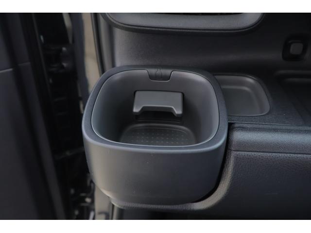 シエンタ ハイブリッドＺ　衝突被害軽減ブレーキ　１０．５インチＤＡナビ　地デジＴＶ　全周囲カメラ　ＢＳＭ　ドラレコ　スマートキー　ＥＴＣ２．０　レーダークルーズ　オートハイビーム　車線逸脱警報　クリアランスソナー　両側電動ドア　ＡＣ１００Ｖ－１５００Ｗ　ＬＥＤヘッドライト（41枚目）