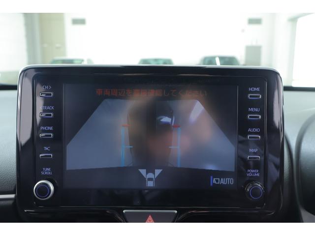 ヤリスクロス ハイブリッドＺ　衝突被害軽減ブレーキ　レーダークルーズ　純正８インチＤＡ　全周囲カメラ　オートハイビーム　車線逸脱警報　クリアランスソナー　スマートキー　ＥＴＣ　シートヒーター　ステアリングヒーター　Ｂｌｕｅｔｏｏｔｈ接続　ＬＥＤヘッドライト　横滑防止装置（17枚目）