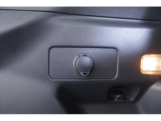 ヤリスクロス ハイブリッドＺ　衝突被害軽減ブレーキ　レーダークルーズ　純正８インチＤＡ　全周囲カメラ　オートハイビーム　車線逸脱警報　クリアランスソナー　スマートキー　ＥＴＣ　シートヒーター　ステアリングヒーター　Ｂｌｕｅｔｏｏｔｈ接続　ＬＥＤヘッドライト　横滑防止装置（39枚目）