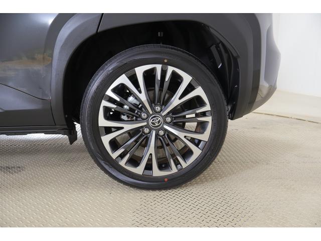 ヤリスクロス ハイブリッドＺ　衝突被害軽減ブレーキ　レーダークルーズ　純正８インチＤＡ　全周囲カメラ　オートハイビーム　車線逸脱警報　クリアランスソナー　スマートキー　ＥＴＣ　シートヒーター　ステアリングヒーター　Ｂｌｕｅｔｏｏｔｈ接続　ＬＥＤヘッドライト　横滑防止装置（47枚目）