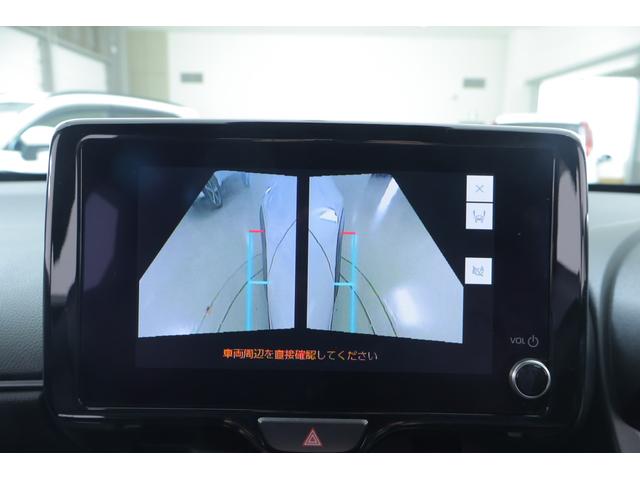 ヤリスクロス ハイブリッド　Ｚ　衝突被害軽減ブレーキ　純正８インチＤＡナビ　地デジＴＶ　全周囲カメラ　スマートキー　ＥＴＣ２．０　レーダークルーズ　車線逸脱警報　オートハイビーム　ＢＳＭ　クリアランスソナー　シートヒーター　ステアリングヒーター　ＬＥＤライト　横滑り防止装置（17枚目）