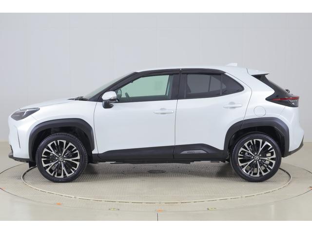 ヤリスクロス ハイブリッド　Ｚ　衝突被害軽減ブレーキ　純正８インチＤＡナビ　地デジＴＶ　全周囲カメラ　スマートキー　ＥＴＣ２．０　レーダークルーズ　車線逸脱警報　オートハイビーム　ＢＳＭ　クリアランスソナー　シートヒーター　ステアリングヒーター　ＬＥＤライト　横滑り防止装置（42枚目）