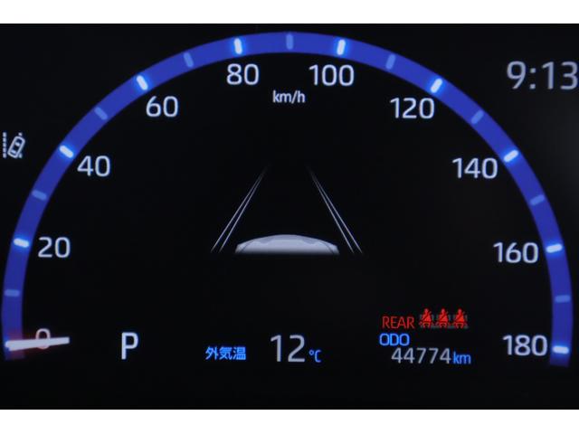 ヤリスクロス Ｚ　衝突被害軽減ブレーキ　レーダークルーズ　８インチＤＡナビ　地デジＴＶ　全周囲カメラ　ＢＳＭ　オートハイビーム　車線逸脱警報　クリアランスソナー　スマートキー　ＥＴＣ２．０　シートヒーター　ステアリングヒーター　前後ドラレコ　パワーバックドア　ワンオーナー（20枚目）