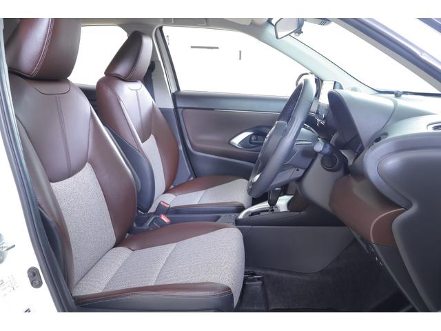 ヤリスクロス Ｚ　衝突被害軽減ブレーキ　レーダークルーズ　８インチＤＡナビ　地デジＴＶ　全周囲カメラ　ＢＳＭ　オートハイビーム　車線逸脱警報　クリアランスソナー　スマートキー　ＥＴＣ２．０　シートヒーター　ステアリングヒーター　前後ドラレコ　パワーバックドア　ワンオーナー（38枚目）