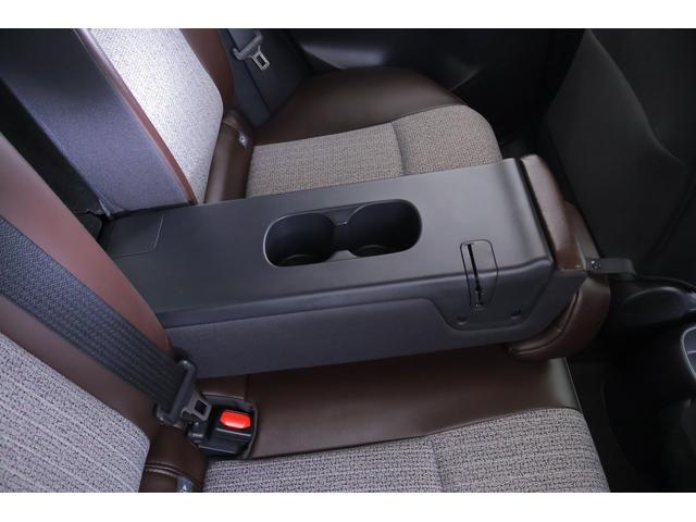 ヤリスクロス Ｚ　衝突被害軽減ブレーキ　レーダークルーズ　８インチＤＡナビ　地デジＴＶ　全周囲カメラ　ＢＳＭ　オートハイビーム　車線逸脱警報　クリアランスソナー　スマートキー　ＥＴＣ２．０　シートヒーター　ステアリングヒーター　前後ドラレコ　パワーバックドア　ワンオーナー（42枚目）