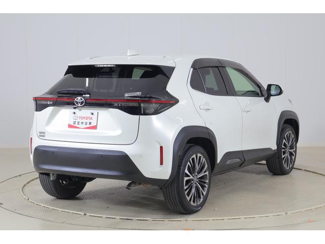 ヤリスクロス Ｚ　衝突被害軽減ブレーキ　レーダークルーズ　８インチＤＡナビ　地デジＴＶ　全周囲カメラ　ＢＳＭ　オートハイビーム　車線逸脱警報　クリアランスソナー　スマートキー　ＥＴＣ２．０　シートヒーター　ステアリングヒーター　前後ドラレコ　パワーバックドア　ワンオーナー（48枚目）