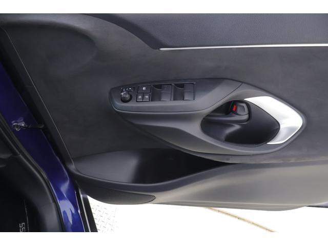 ヤリスクロス ハイブリッドＺ　衝突被害軽減ブレーキ　レーダークルーズ　８インチＤＡナビ　地デジＴＶ　全周囲カメラ　ＢＳＭ　オートハイビーム　車線逸脱警報　クリアランスソナー　スマートキー　ＥＴＣ　シートヒーター　ステアリングヒーター　ドラレコ　ＬＥＤヘッドライト（37枚目）