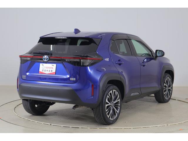 ヤリスクロス ハイブリッドＺ　衝突被害軽減ブレーキ　レーダークルーズ　８インチＤＡナビ　地デジＴＶ　全周囲カメラ　ＢＳＭ　オートハイビーム　車線逸脱警報　クリアランスソナー　スマートキー　ＥＴＣ　シートヒーター　ステアリングヒーター　ドラレコ　ＬＥＤヘッドライト（48枚目）