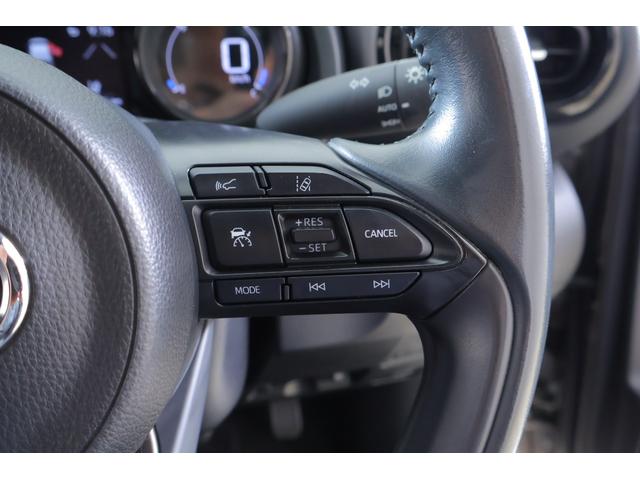 ヤリス ハイブリッドZ 衝突被害軽減ブレーキ 純正8インチDAナビ 全周囲カメラ スマートキー ETC レーダークルーズ オートハイビーム 車線逸脱警報 シートヒーター 先行車発進告知機能 Bluetooth接続 LEDヘッドライト 横滑り防止装置 ワンオーナー(20枚目)