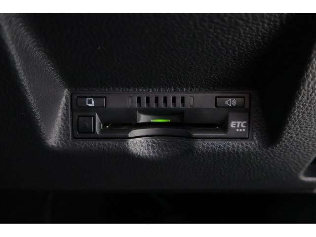 ヤリス ハイブリッドZ 衝突被害軽減ブレーキ 純正8インチDAナビ 全周囲カメラ スマートキー ETC レーダークルーズ オートハイビーム 車線逸脱警報 シートヒーター 先行車発進告知機能 Bluetooth接続 LEDヘッドライト 横滑り防止装置 ワンオーナー(27枚目)