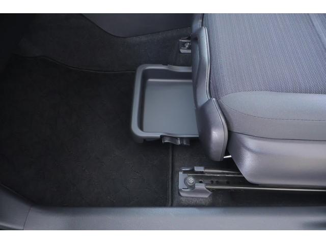 ヤリス ハイブリッドZ 衝突被害軽減ブレーキ 純正8インチDAナビ 全周囲カメラ スマートキー ETC レーダークルーズ オートハイビーム 車線逸脱警報 シートヒーター 先行車発進告知機能 Bluetooth接続 LEDヘッドライト 横滑り防止装置 ワンオーナー(35枚目)