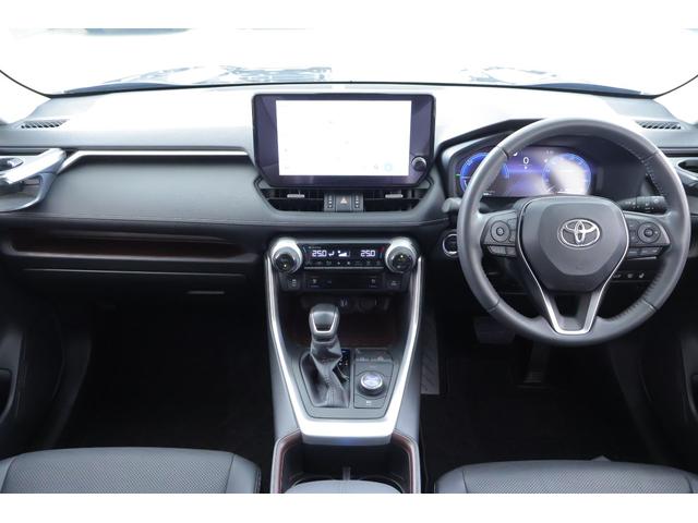 RAV4 ハイブリッドG 4WD 衝突被害軽減ブレーキ 車線逸脱警報 10.5インチDAナビ 地デジTV 全周囲カメラ BSM レーダークルーズ オートハイビーム ETC2.0 シートヒーター&クール ステアリングヒーター 前後ドラレコ パワーバックドア ワンオーナー(12枚目)