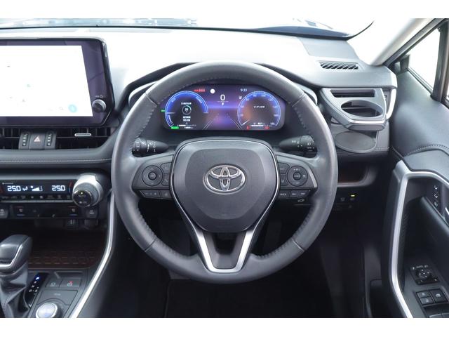RAV4 ハイブリッドG 4WD 衝突被害軽減ブレーキ 車線逸脱警報 10.5インチDAナビ 地デジTV 全周囲カメラ BSM レーダークルーズ オートハイビーム ETC2.0 シートヒーター&クール ステアリングヒーター 前後ドラレコ パワーバックドア ワンオーナー(13枚目)