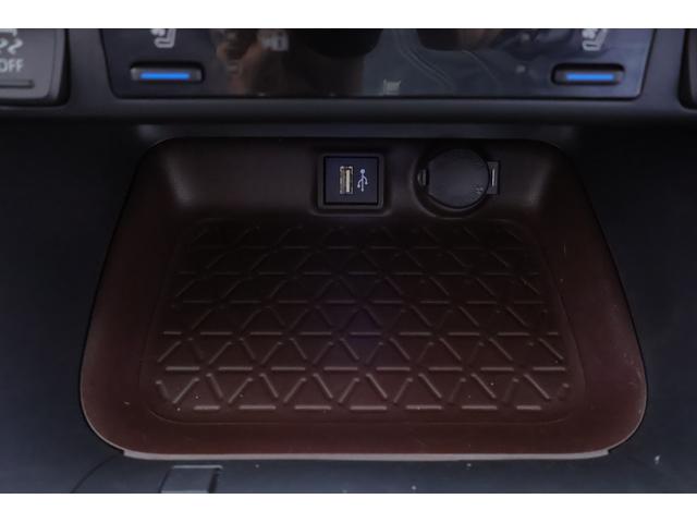 RAV4 ハイブリッドG 4WD 衝突被害軽減ブレーキ 車線逸脱警報 10.5インチDAナビ 地デジTV 全周囲カメラ BSM レーダークルーズ オートハイビーム ETC2.0 シートヒーター&クール ステアリングヒーター 前後ドラレコ パワーバックドア ワンオーナー(28枚目)