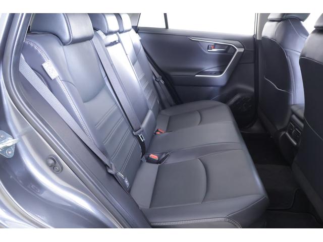 RAV4 ハイブリッドG 4WD 衝突被害軽減ブレーキ 車線逸脱警報 10.5インチDAナビ 地デジTV 全周囲カメラ BSM レーダークルーズ オートハイビーム ETC2.0 シートヒーター&クール ステアリングヒーター 前後ドラレコ パワーバックドア ワンオーナー(42枚目)