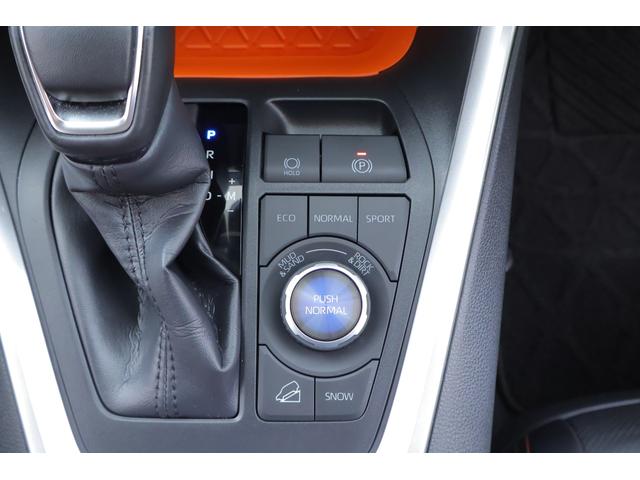 ＲＡＶ４ アドベンチャー　４ＷＤ　衝突被害軽減ブレーキ　デジタルミラー　１０．５インチＤＡナビ　地デジＴＶ　バックカメラ　ＢＳＭ　レーダークルーズ　車線逸脱警報　クリアランスソナー　ドラレコ　ＥＴＣ　シートヒーター＆クール　パワーシート　ステアリングヒーター　ワンオーナー（28枚目）