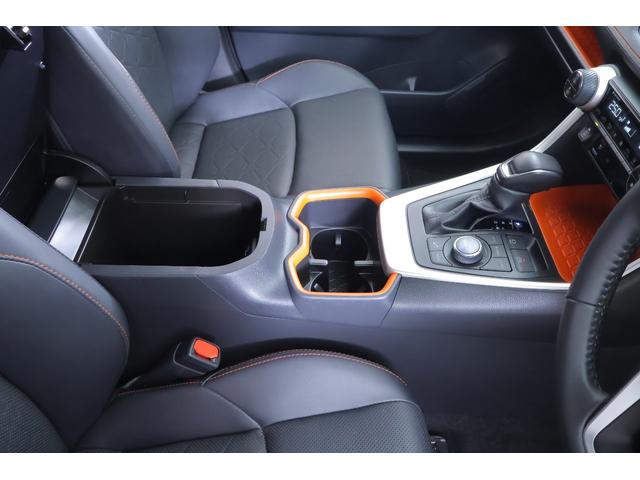 ＲＡＶ４ アドベンチャー　４ＷＤ　衝突被害軽減ブレーキ　デジタルミラー　１０．５インチＤＡナビ　地デジＴＶ　バックカメラ　ＢＳＭ　レーダークルーズ　車線逸脱警報　クリアランスソナー　ドラレコ　ＥＴＣ　シートヒーター＆クール　パワーシート　ステアリングヒーター　ワンオーナー（34枚目）
