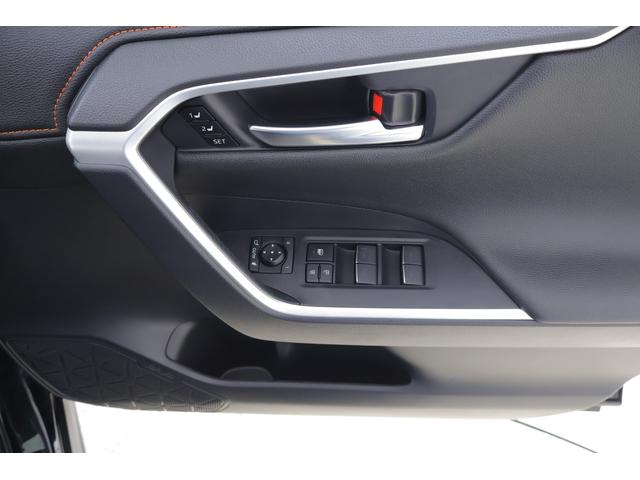 ＲＡＶ４ アドベンチャー　４ＷＤ　衝突被害軽減ブレーキ　デジタルミラー　１０．５インチＤＡナビ　地デジＴＶ　バックカメラ　ＢＳＭ　レーダークルーズ　車線逸脱警報　クリアランスソナー　ドラレコ　ＥＴＣ　シートヒーター＆クール　パワーシート　ステアリングヒーター　ワンオーナー（36枚目）