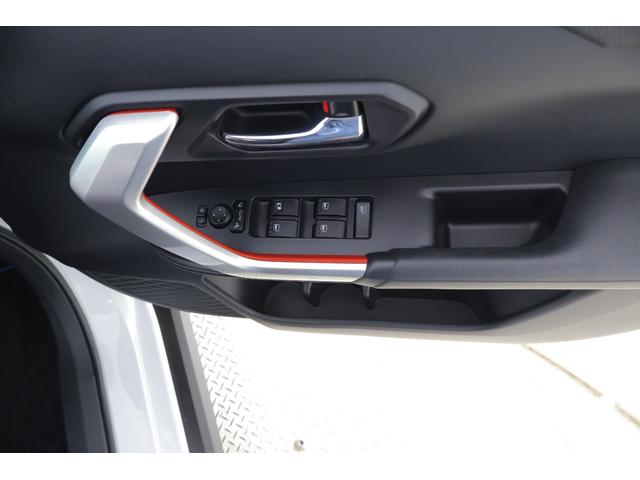 ライズ Ｚ　衝突被害軽減ブレーキ　レーダークルーズ　純正ＳＤナビ　地デジＴＶ　全周囲カメラ　ＢＳＭ　スマートキー　ＥＴＣ２．０　オートハイビーム　車線逸脱警報　クリアランスソナー　ドラレコ　シートヒーター　ＬＥＤヘッドライト　純正アルミ　横滑り防止装置　ワンオーナー（42枚目）